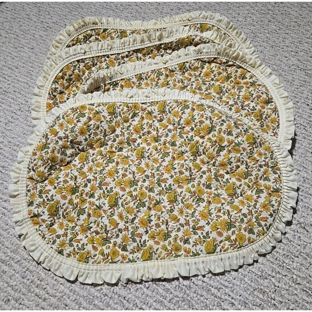 VTG 70s/80’s 4 Ruffled Quilted Placemats Brown Cream Orange Floral Preowned